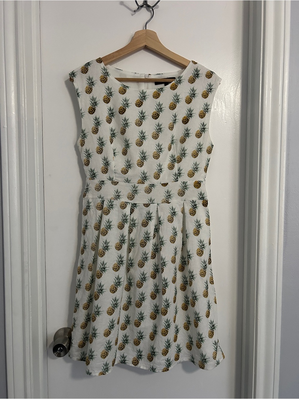 White Pineapple Print Sleeveless Dress
